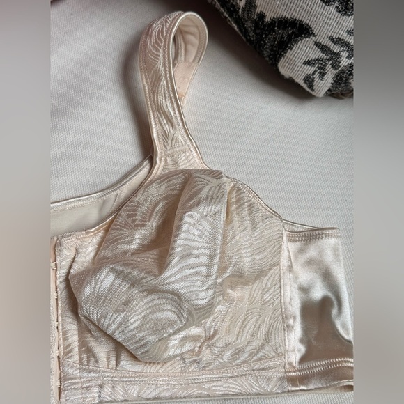 PLAYTEX BRA 40B Women 18-Hour Wire Free Posture Beige Front Closure 3474 - Picture 7 of 11